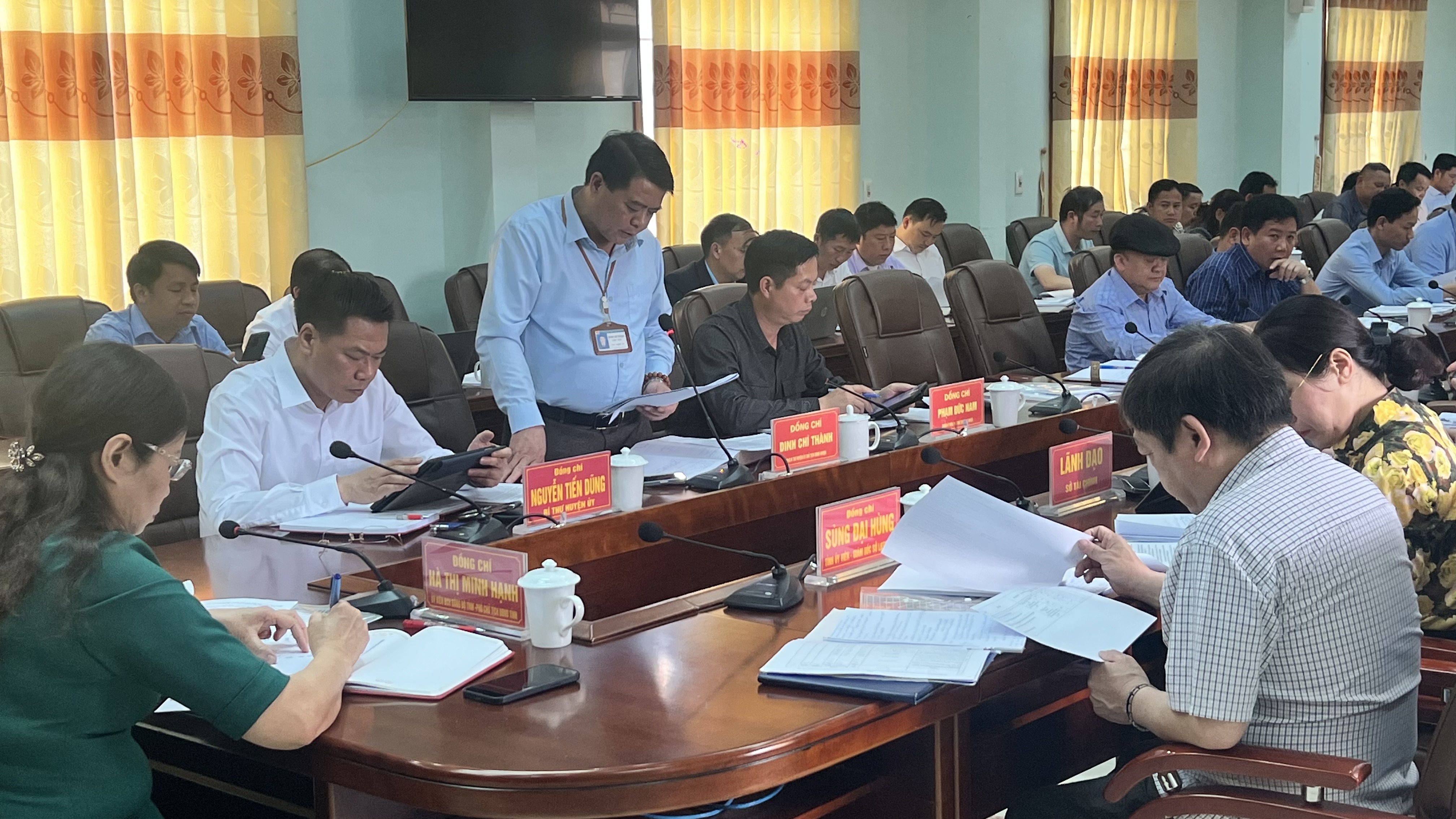 Phó Chủ tịch UBND tỉnh Hà Thị Minh Hạnh làm việc tại huyện Đồng Văn