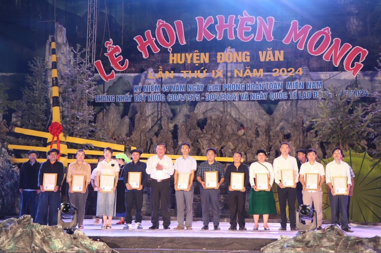 Sảng Tủng: Tham gia Lễ hội Khèn Mông lần thứ 9 huyện Đồng Văn năm 2024