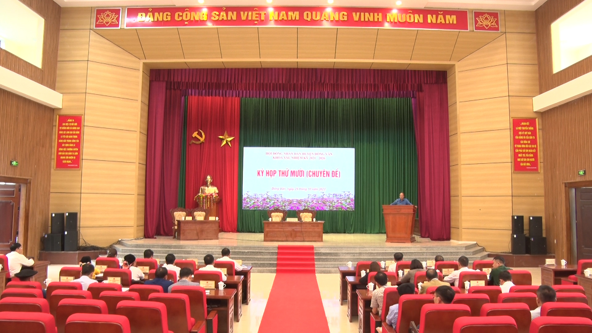 Kỳ họp thứ 10 HĐND huyện Đồng Văn
