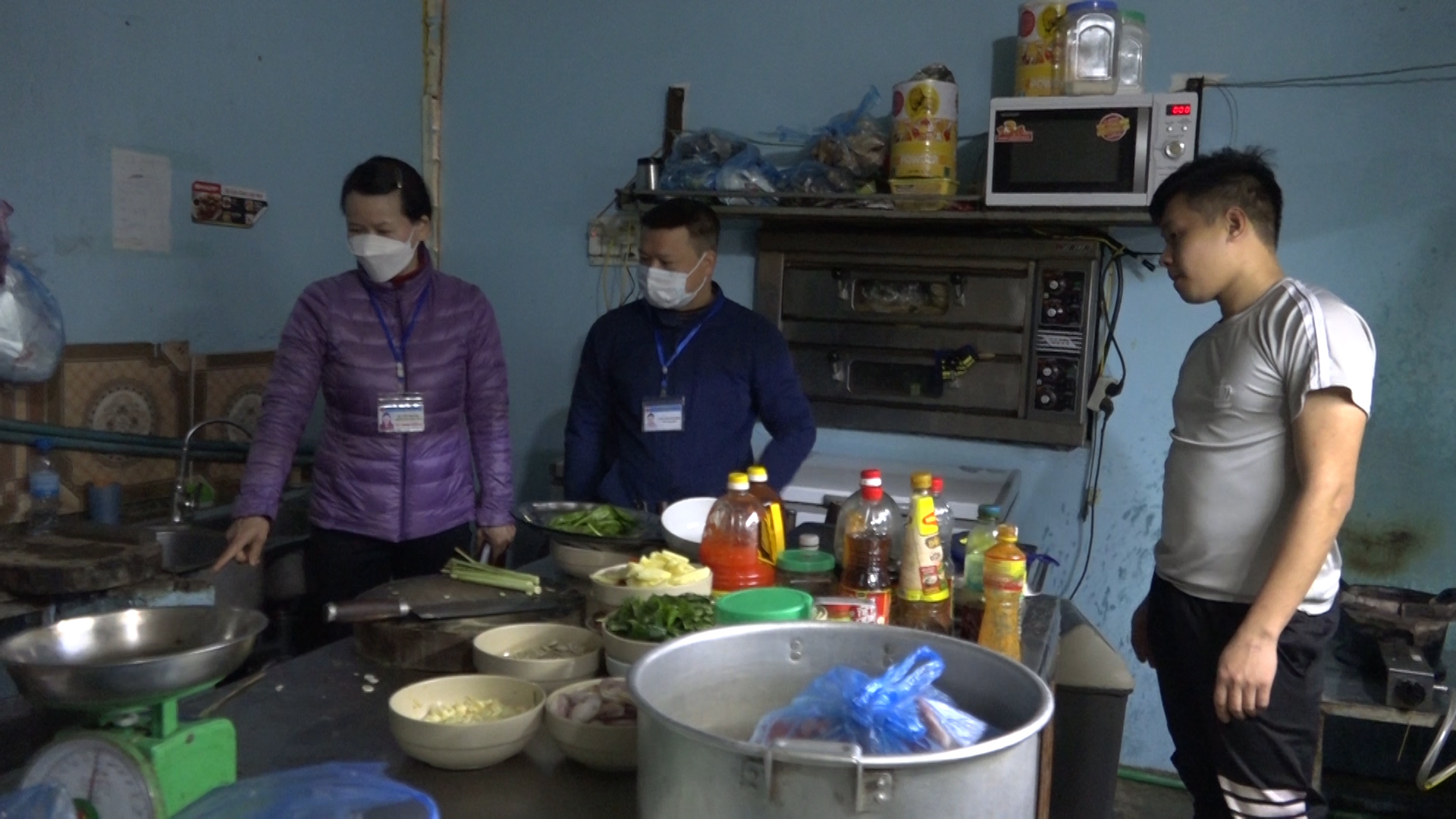 Huyện Đồng Văn tăng cường kiểm tra an toàn thực phẩm phục vụ Lễ hội Khèn Mông năm 2022