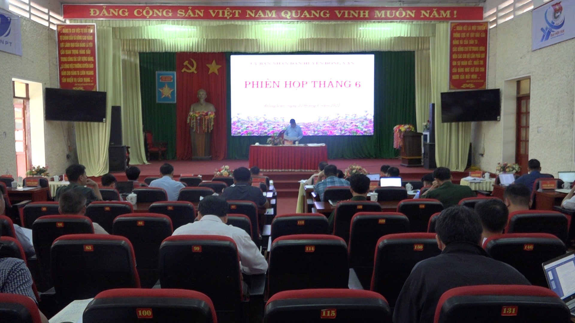 Phiên họp tháng 06 UBND huyện Đồng Văn