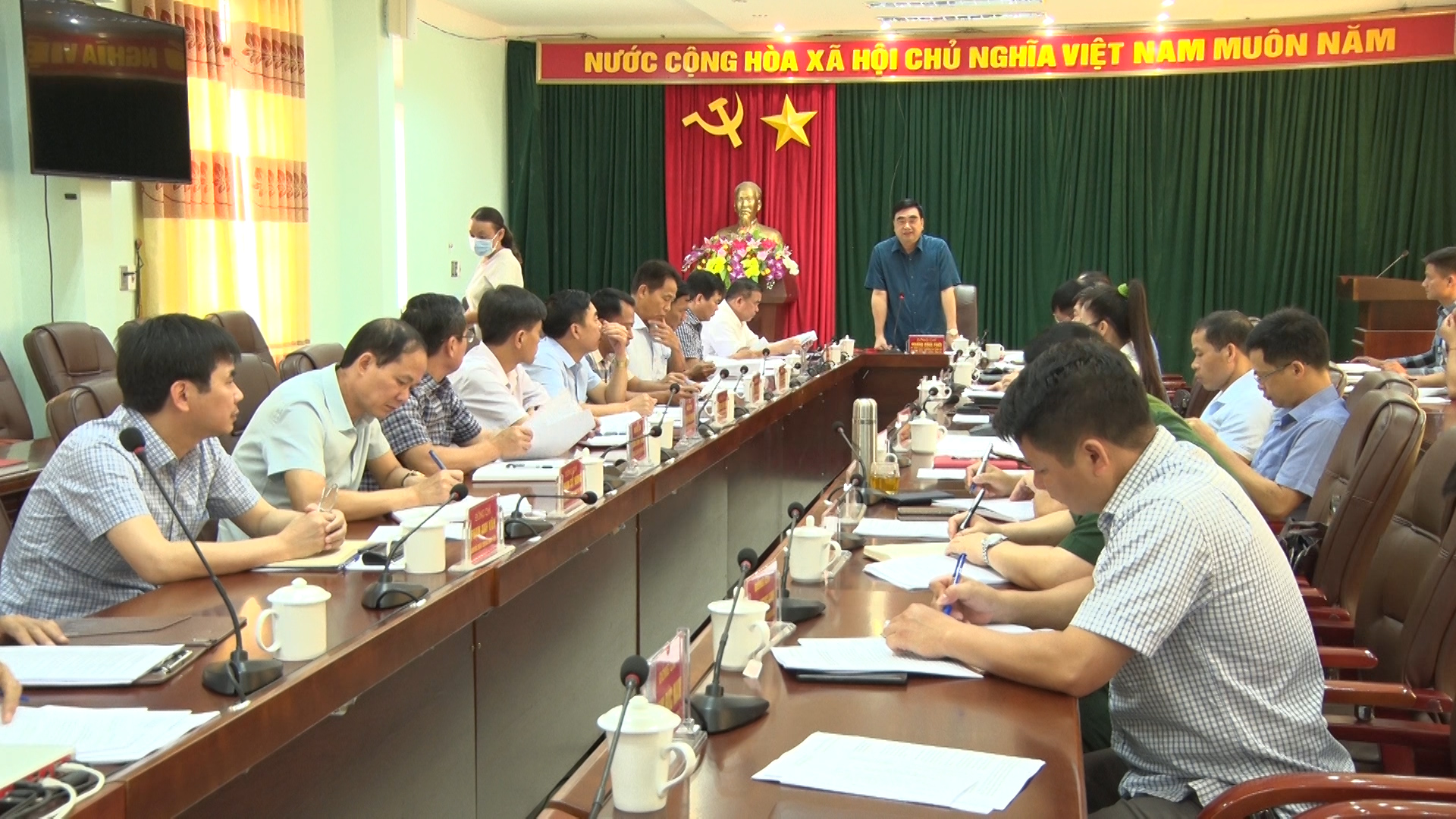 Đoàn công tác số 02 theo quyết định số 575-QĐ/TU của Tỉnh ủy làm việc tại huyện Đồng Văn