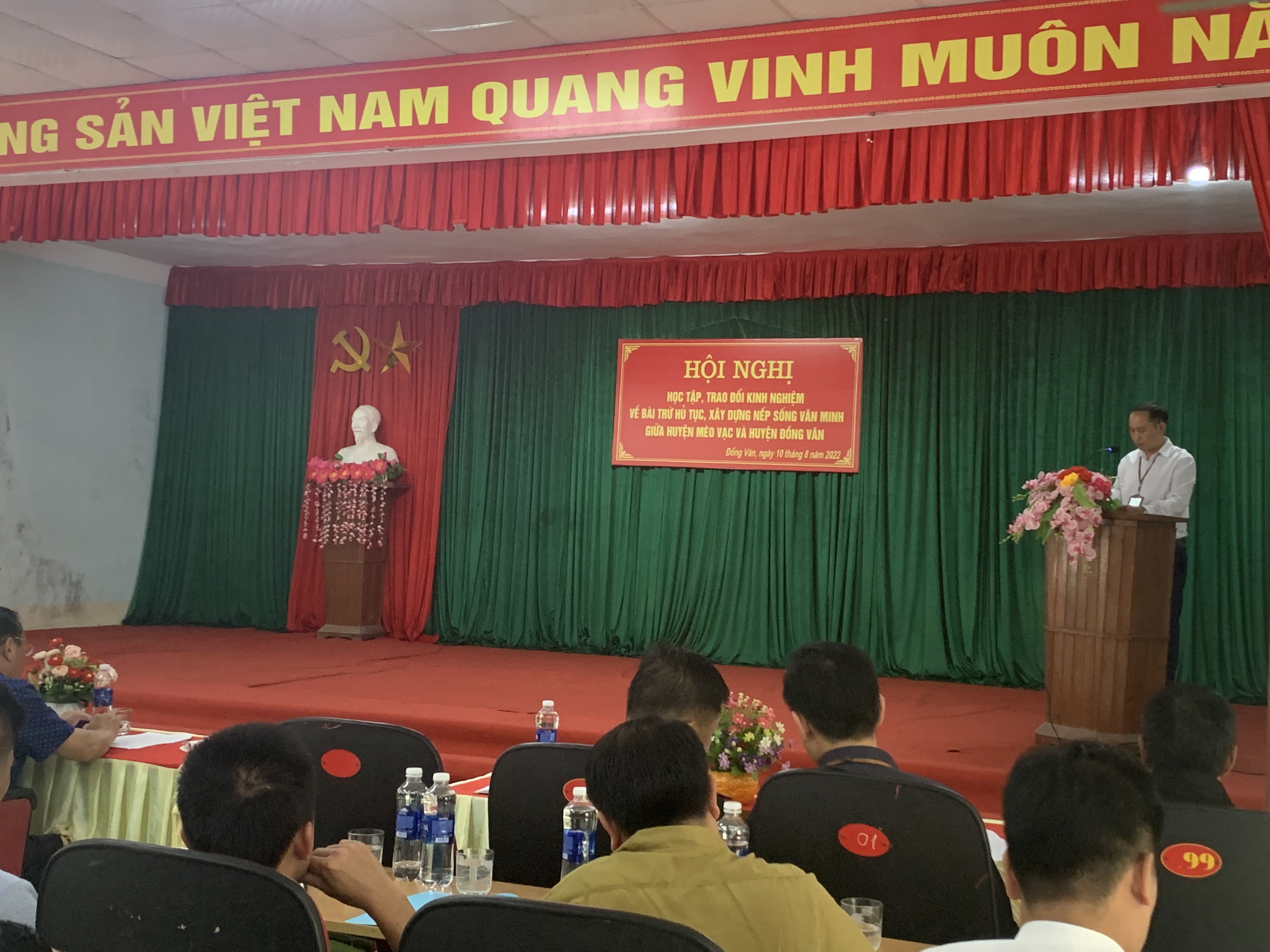 Huyện Đồng Văn và huyện Mèo Vạc nỗ lực đưa Chỉ thị 09-CT/TU và Nghị quyết 27-NQ/TU của Ban Chấp hành Đảng bộ tỉnh Hà Giang vào cuộc sống của người dân 