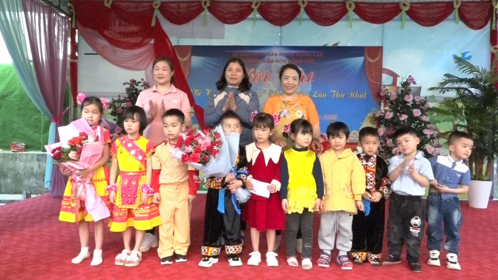 Trường Mầm non Đồng Văn tổ chức hội thi “Bé kể chuyện hay”