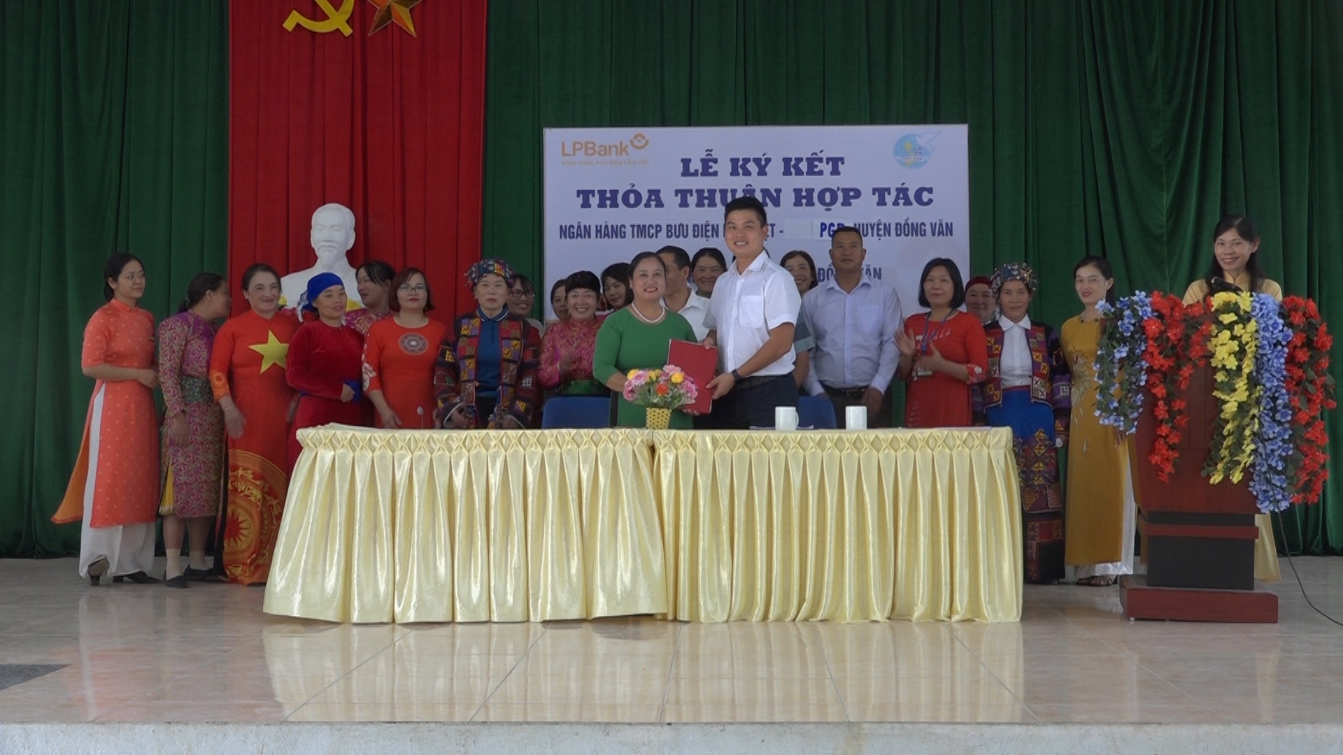 Tổ chức ký quy chế phối hợp giữa Hội LHPN huyện và Ngân hàng TMCP Bưu điện Liên Việt