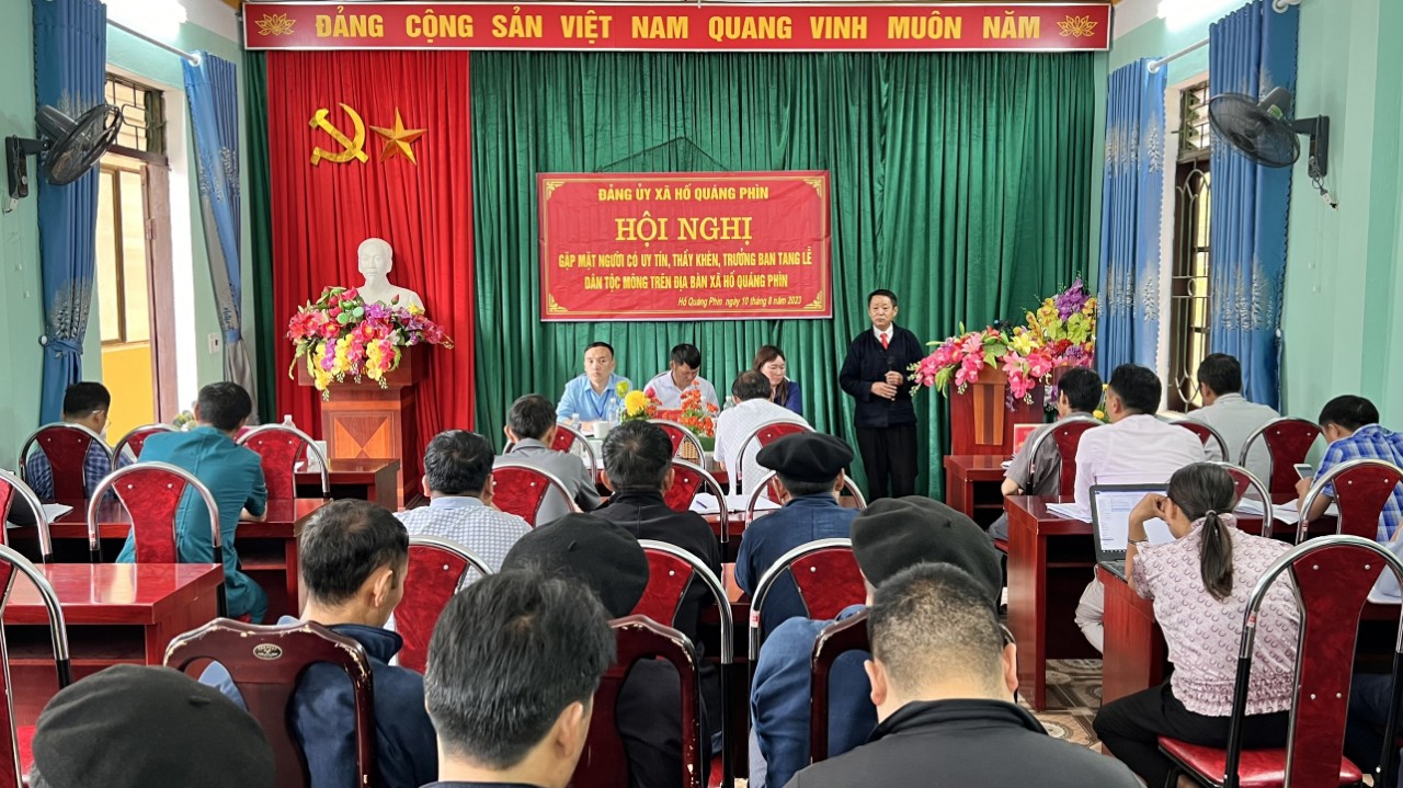 Đảng ủy xã Hố Quáng Phìn (Đồng Văn) tổ chức Hội nghị gặp mặt   người có uy tín, thầy khèn, trưởng ban tang lễ dân tộc Mông trên địa bàn xã